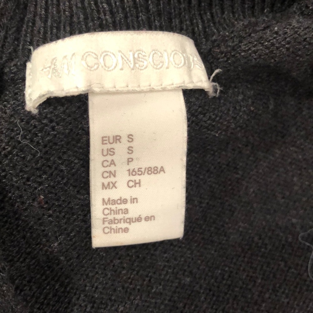 H&M Sweater - Picture 5 of 5